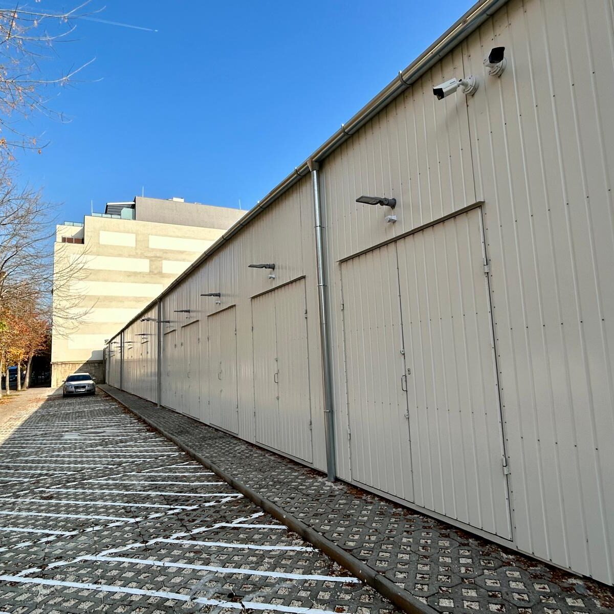 Miniraktár self-storage facility exterior, Jász utca, Budapest XIII